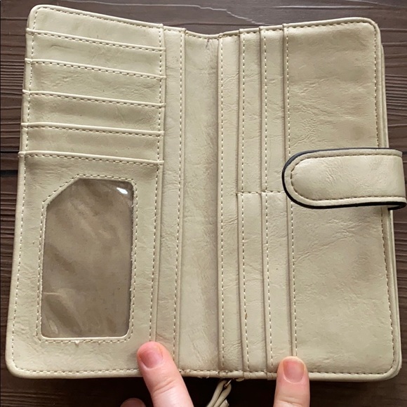 Tan studded wristlet - Picture 2 of 4